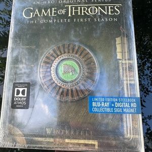 Rare SEALED Game of Thrones Complete First season LIMITED EDITION with Sigil Mag